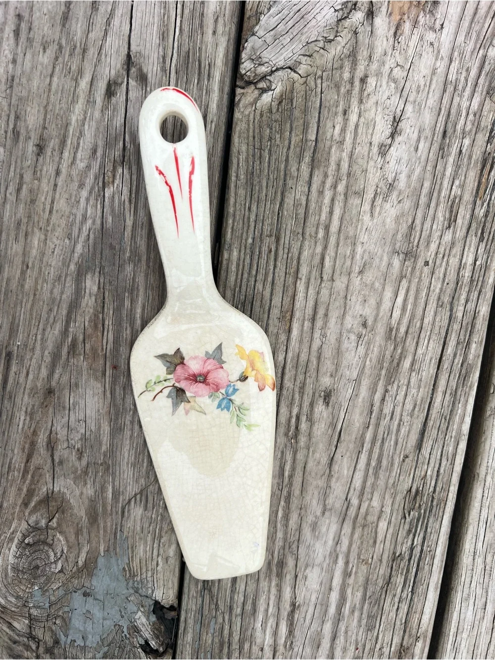 Vintage Floral Ceramic Cake Server in Cream with Pink and Yellow Flowers